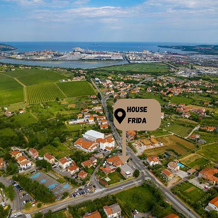 House Frida Apartment Копер Екстериор снимка