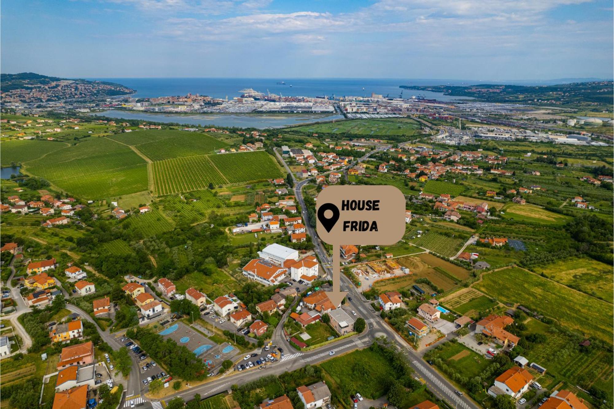 House Frida Apartment Копер Екстериор снимка