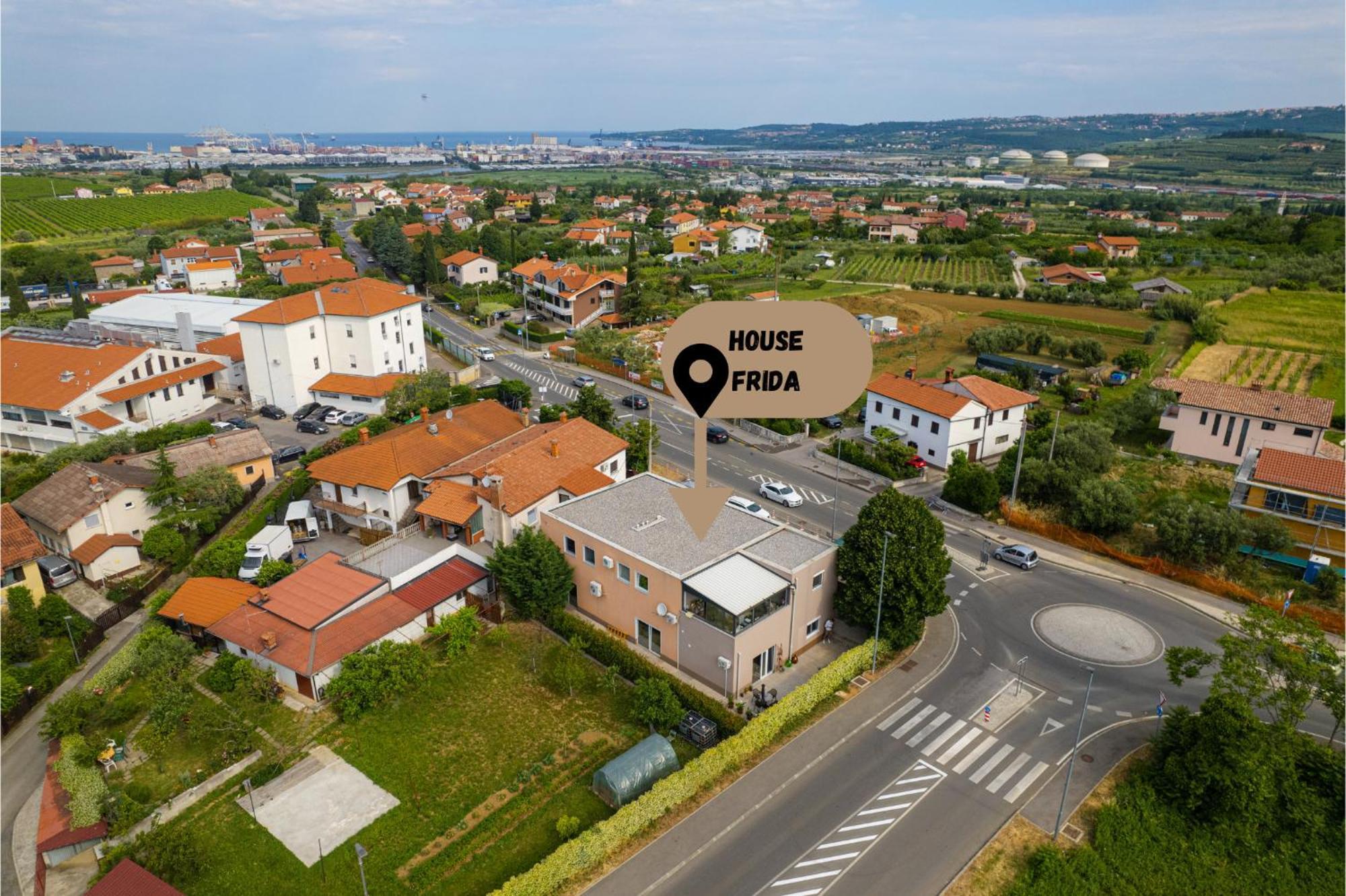 House Frida Apartment Копер Екстериор снимка